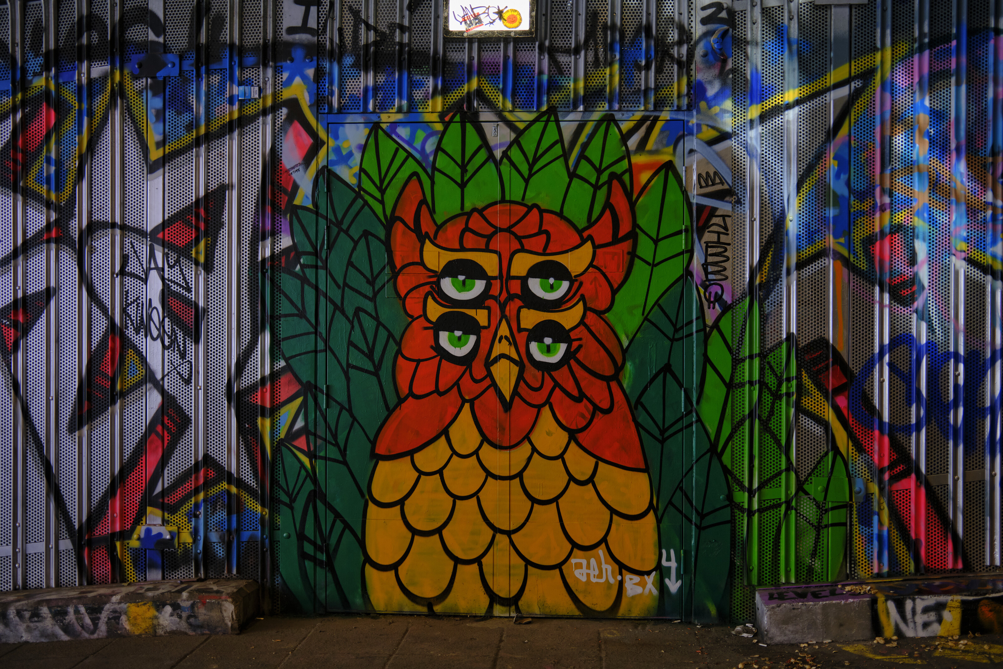 Graffiti owl judges you