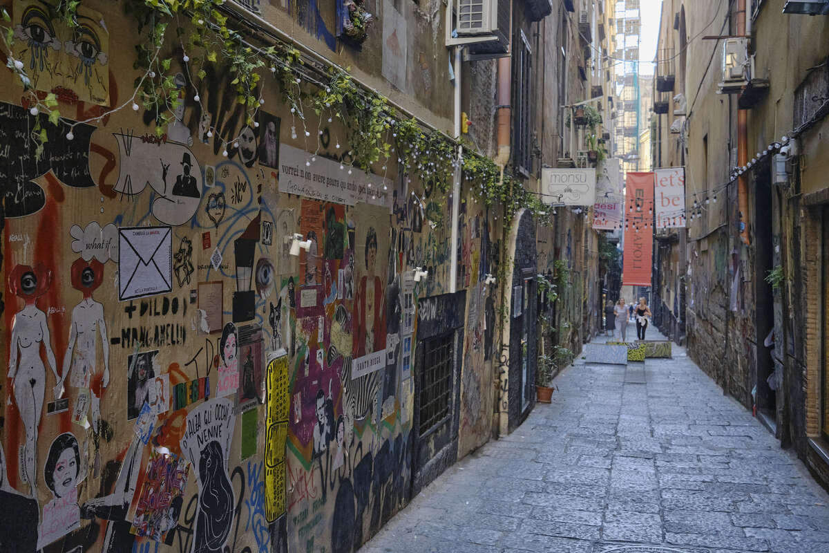 So much grafitti in Naples
